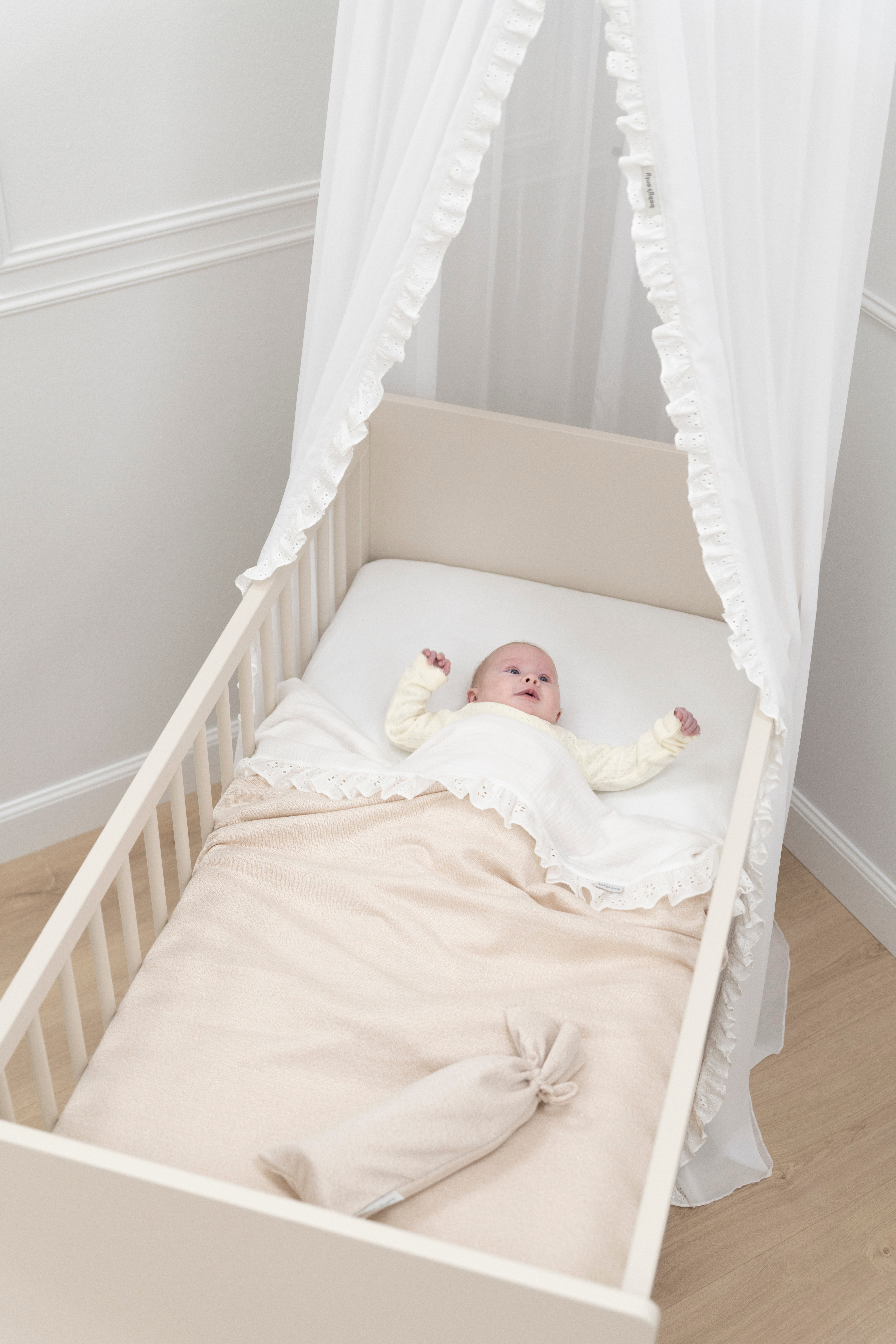 Baby Bettlaken Calm Weiß - Mit Ruffle